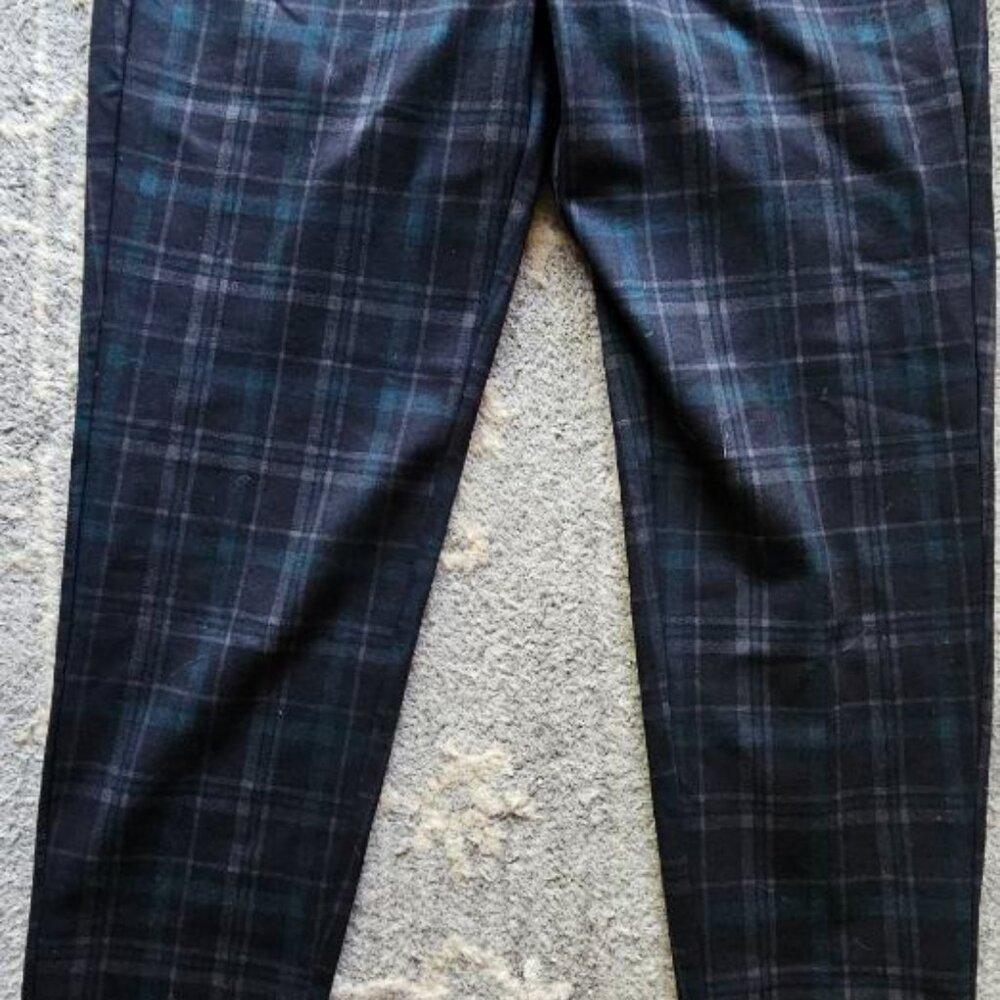 Liverpool Los Angeles Kelsey Straight Knit Trouser, size 12/31, black w/plaid - Picture 4 of 7